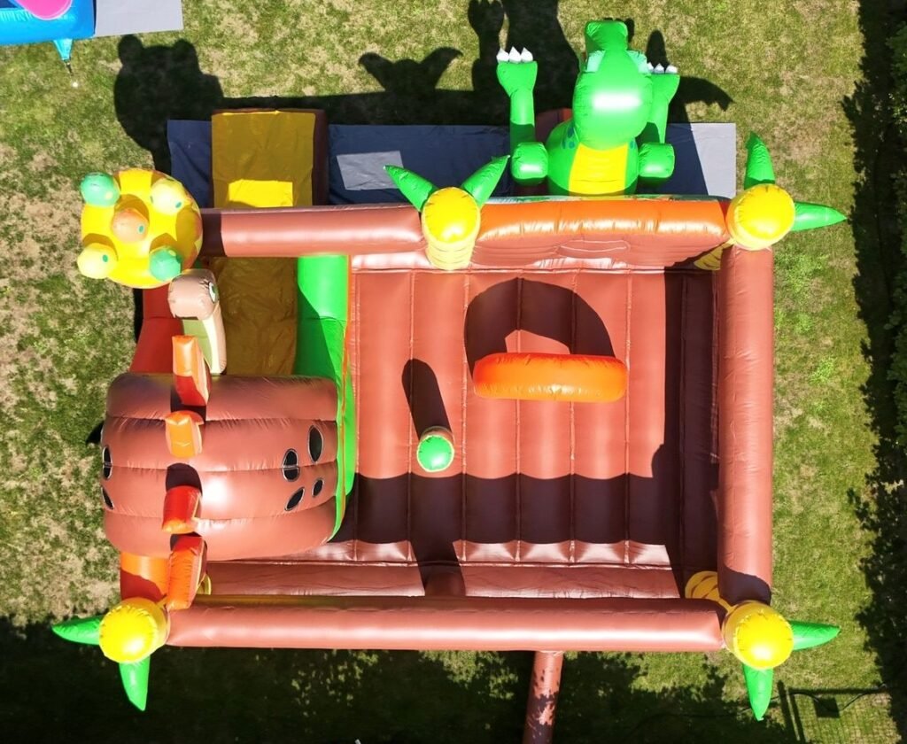 Springkastelen dino sprinkasteel boven